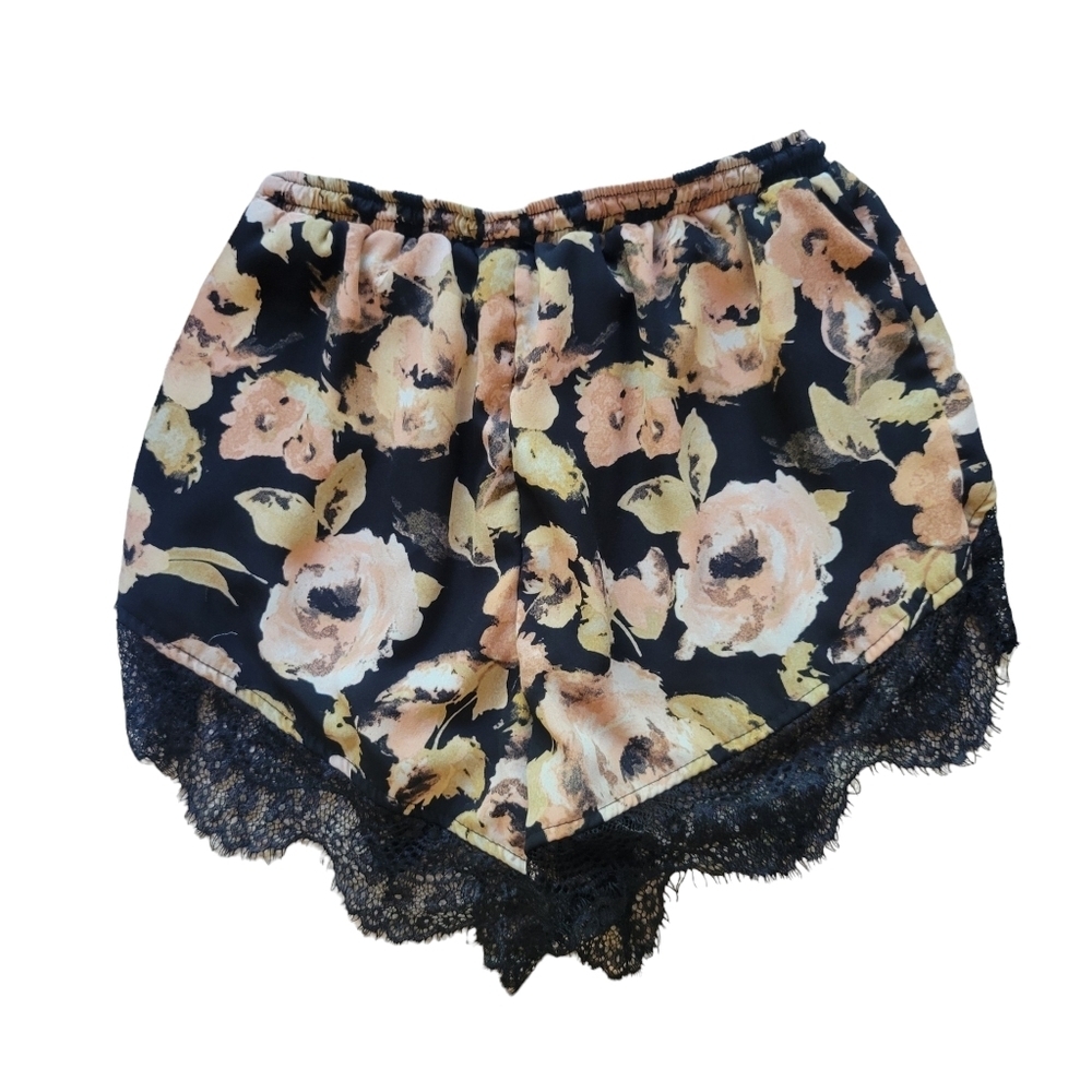 Paper Crane Shorts - Picture 2 of 5